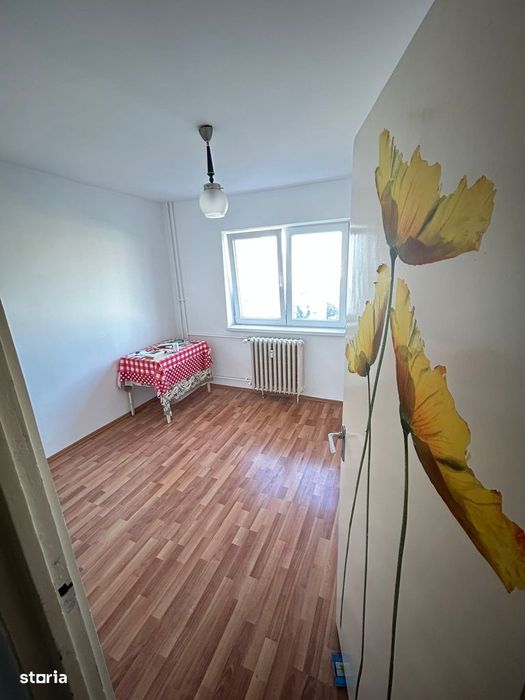 Apartament de vanzare 2 camere decomnadate direct de ;la proprietar PF