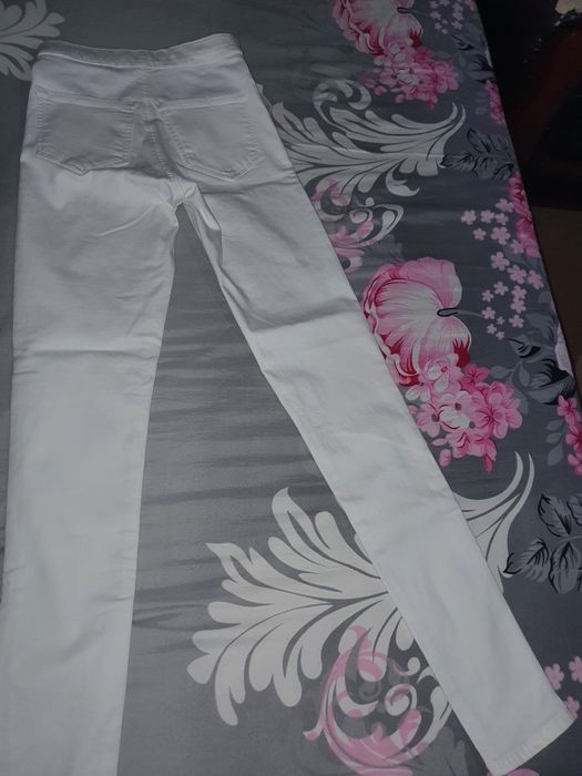 Pantaloni albi dama