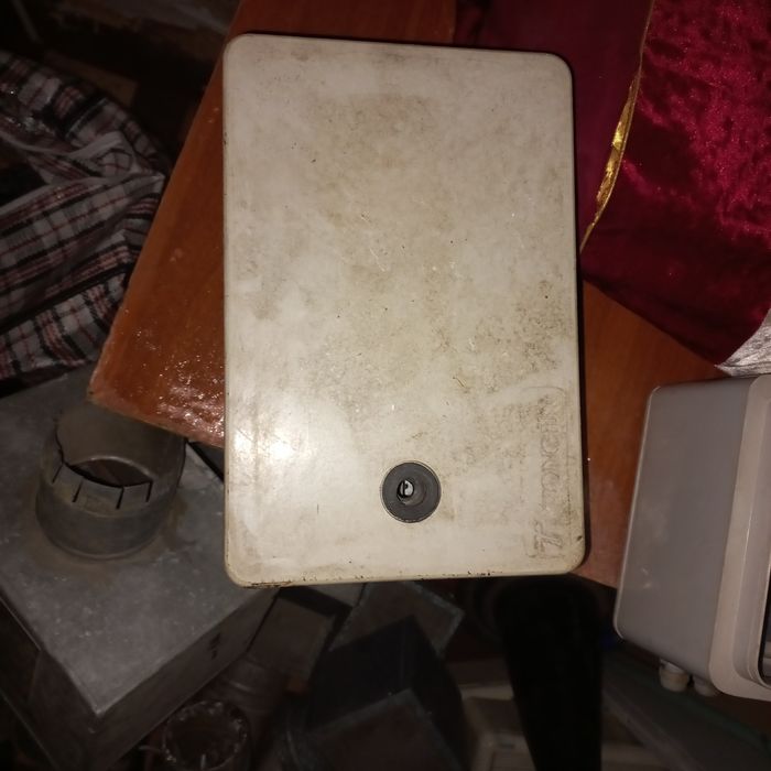 Электрощиток и электронагреватель