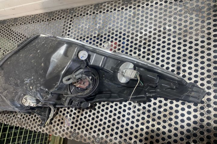 Far stanga 3 CLEME RUPTE Toyota Aygo a 2-a generatie