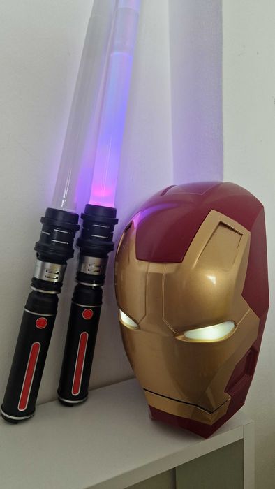 Marvel Iron Man 3D маска лампа за стена с два меча Железният човек