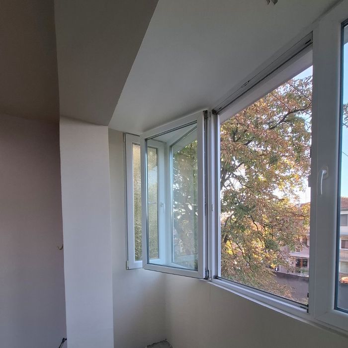 Тристаен Русе широк център