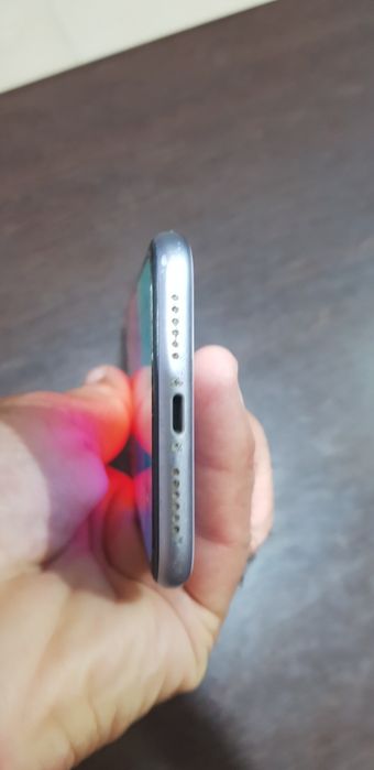 Vand telefon iphone 11.