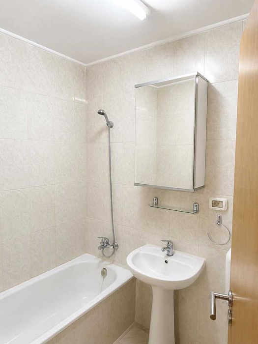 Se inchiriaza apartament cu doua camere ARED UTA