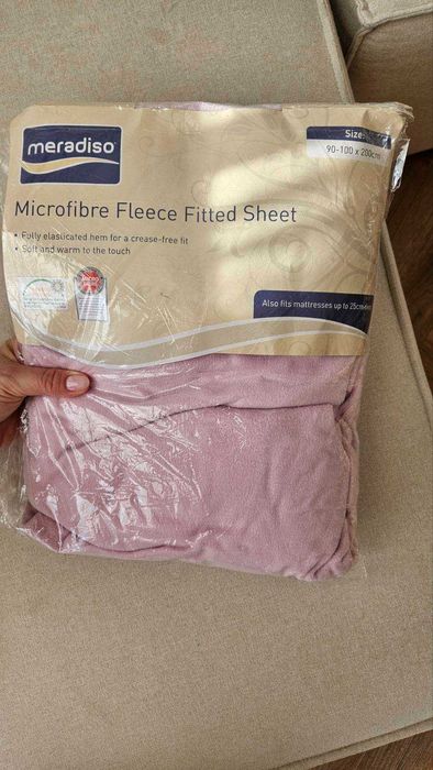 Мек чаршаф с ластик, от микрофибър 90-100 х 200 см, нов, в опаковка
