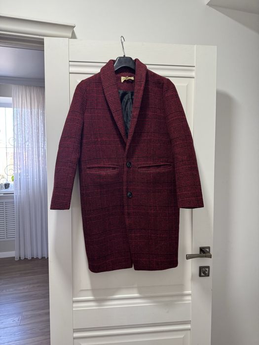 Продам верхнюю одежду( весна)