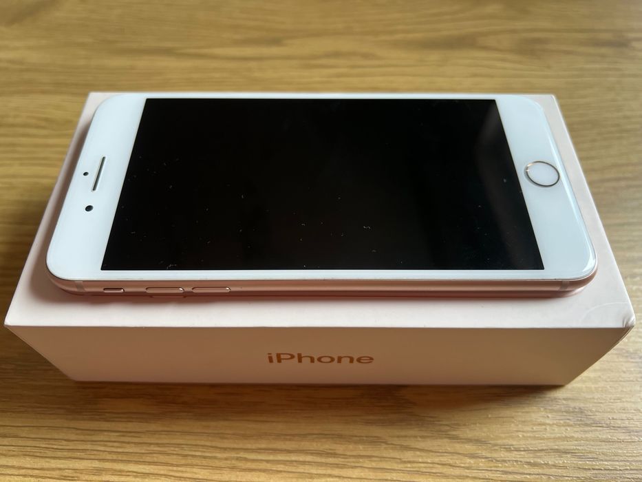Много запазен iPhone 8 Plus 256GB Gold
