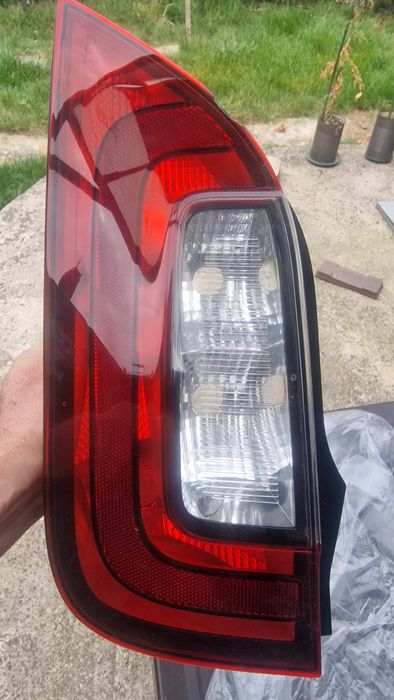 Продавам ляв стоп за Шкода Sitigo