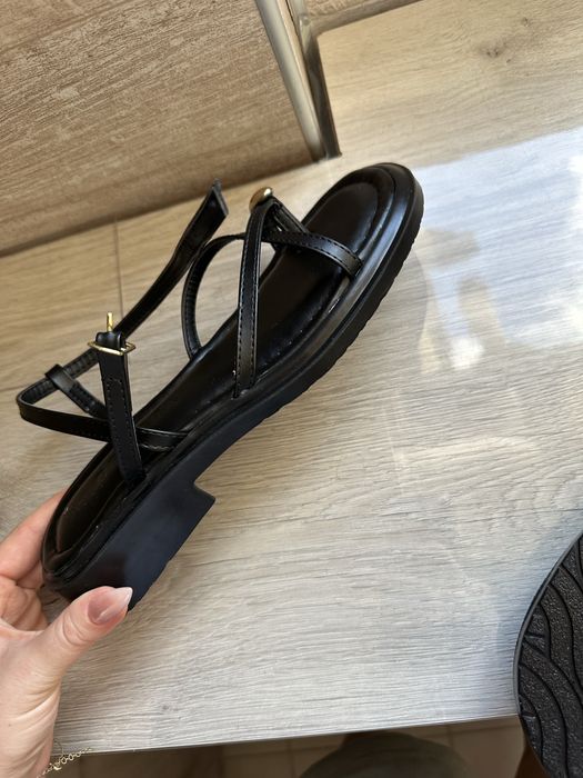 Дамски черни сандали