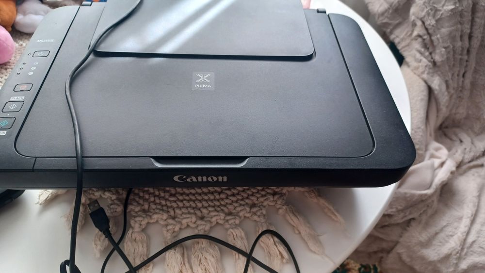Vând laptop acer și imprimanta Canon