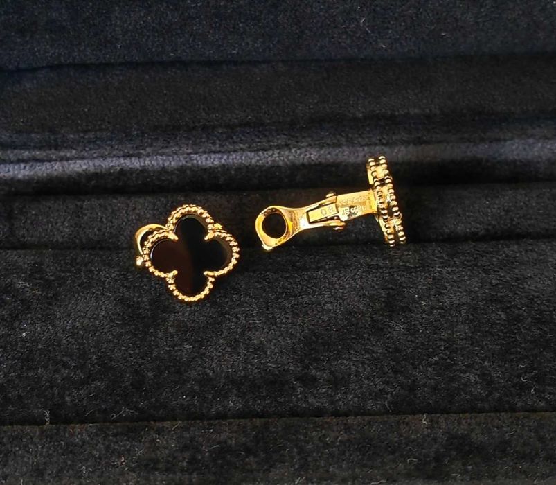 Златни дамски обеци - Van Cleef & Arpels VCA Vintage Alhambra earrings