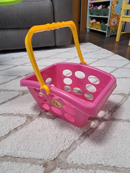 Детска дъска за гладене + ютия +две кошници за пазаруване