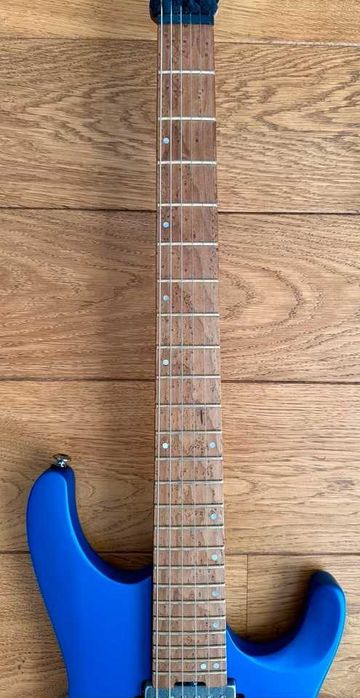 Продавам изгодно електрическа китара Ibanez Q 52
