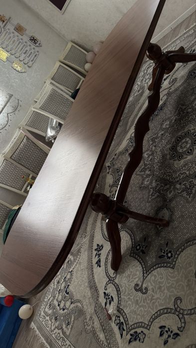 Стол для гостинной