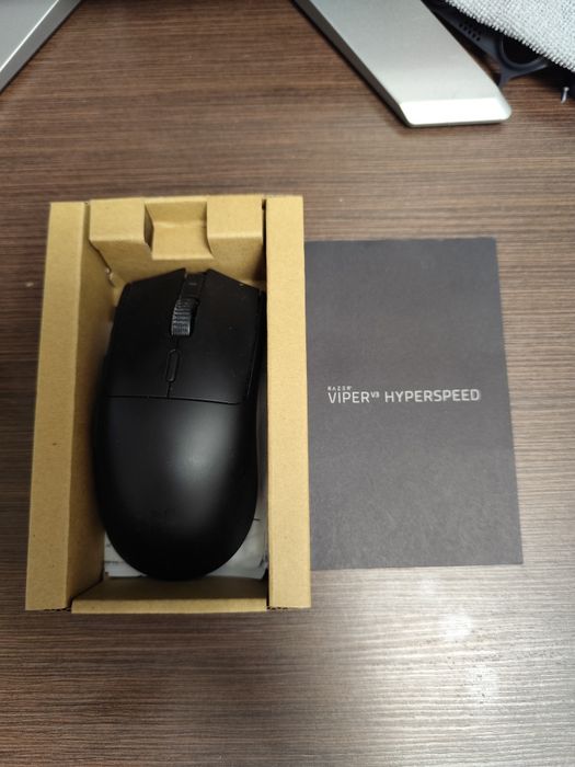 Razer Viper V3 HyperSpeed – запазена, без USB донгъл