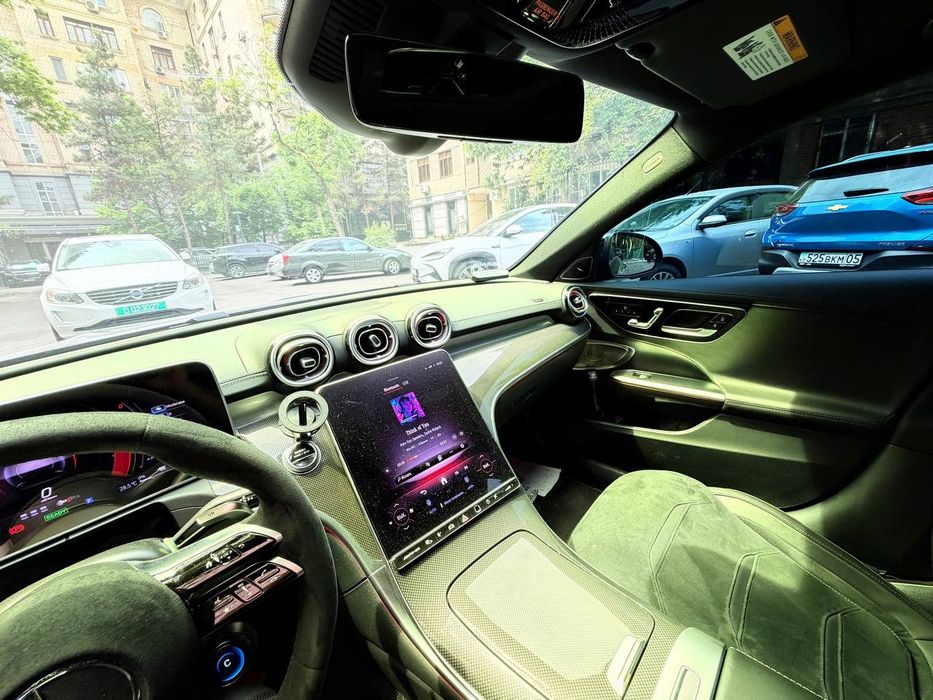 Mercedes-Benz AMG C63 SE performance