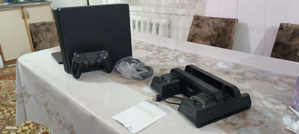 Playstation 4 slim
