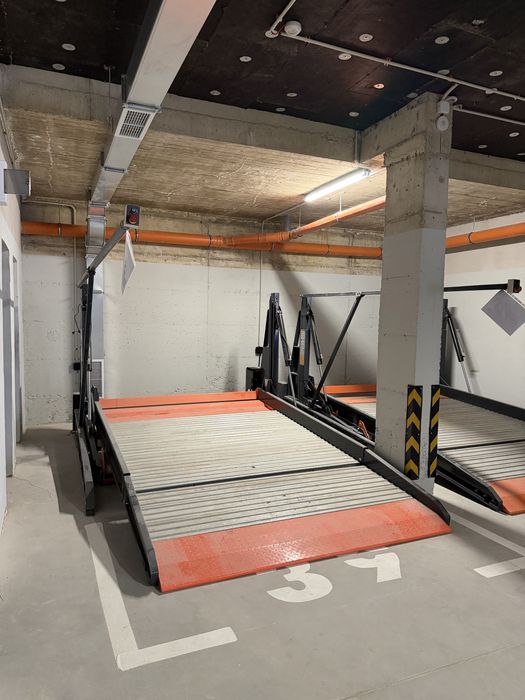 Паркинг платформа за паркиране на две нива