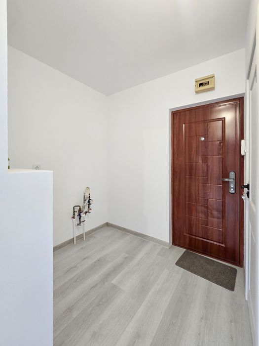 Proprietar vând garsonieră în zona Noua - renovată  2026