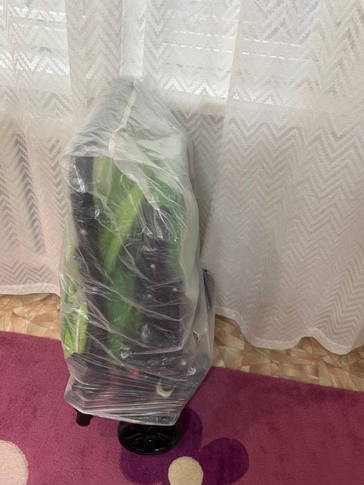 Коляска новая, не пользовались