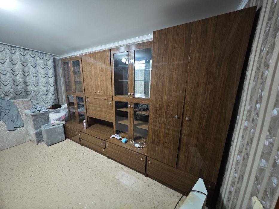 Мебель стенка 4 секции.