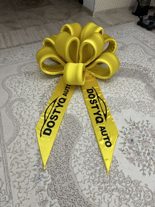 Подарочные бантики на автомобиль