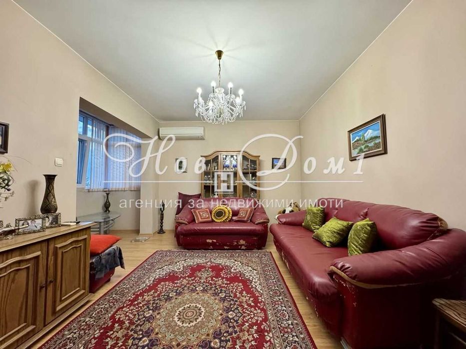 Продава се Четиристаен апартамент в Пловдив, Изгрев - 110 кв.м за 1091 €/кв.м - Снимка #1