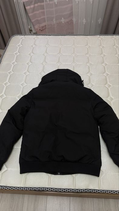 Куртка сатылады.