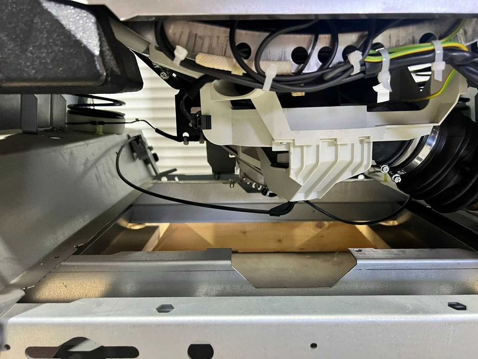 НОВА Професионална перална Miele PW814 - 16 кг