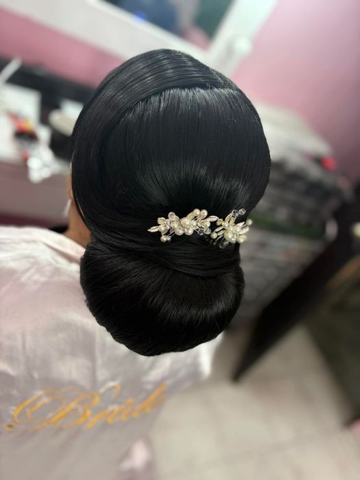 TUNS & COAFOR LA PREȚURI SUPER LUCREZ   Acasă 

Vrei să arăți bine fără să plătești ca la salon? Te aștept la mine acasă, într-un spațiu cura