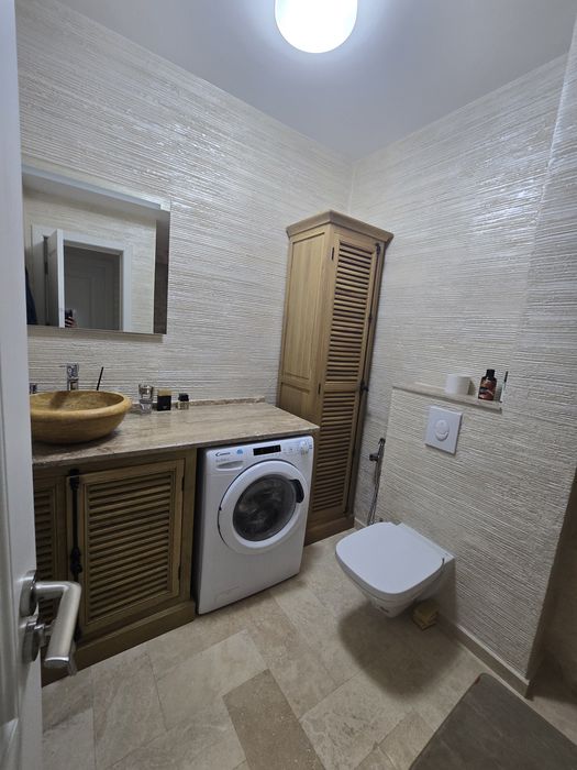 Vand apartament cu doua camere