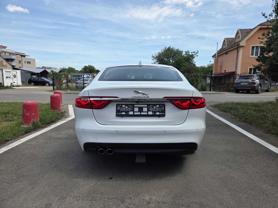 Jaguar XF Prestige 2.0D 180cp E6 automat ZF 8+1 led camera 159000km 12990eu neg /schimb