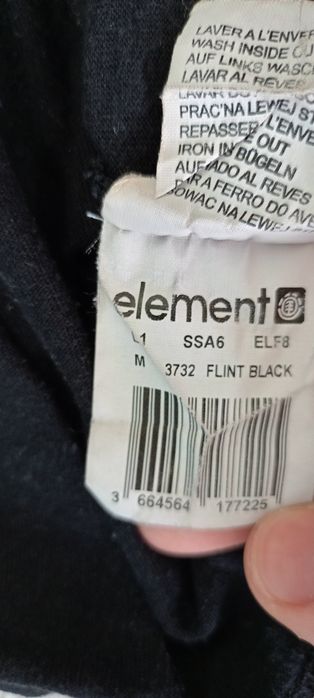 Футболка елемент