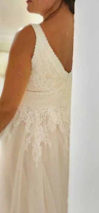 Vand sau inchiriez rochie mireasa noua marimea sm
