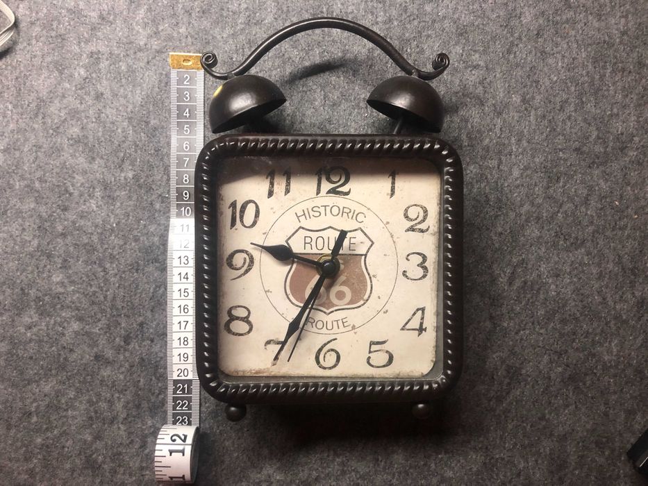 Ceas din Metal pentru locuinta