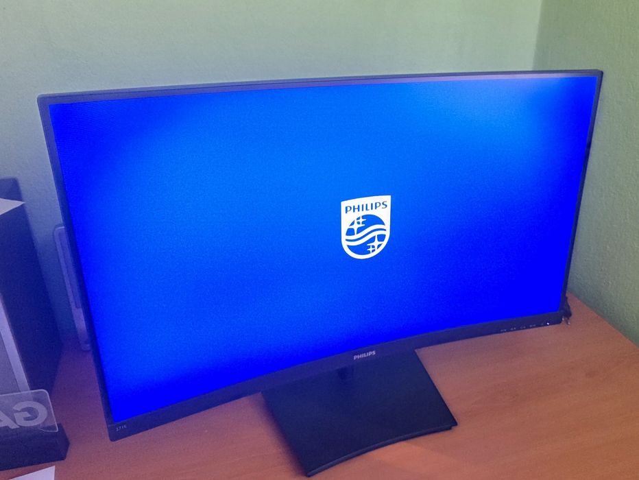 Монитор Philips 27E1 Curved
