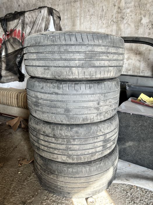 Комплект шин р17 на бмв