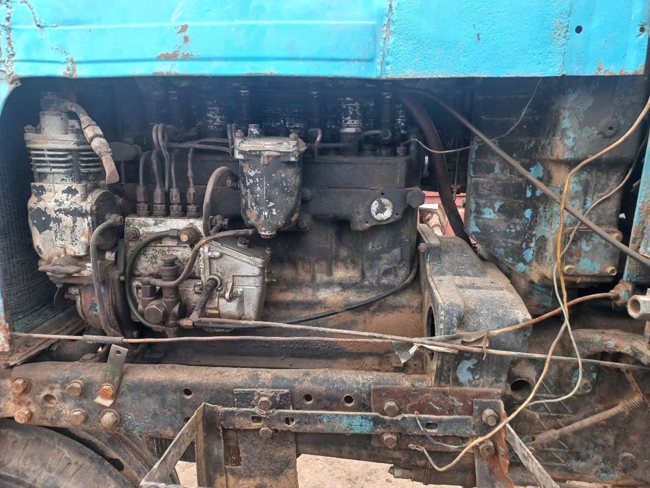 MTZ-80 Traktor sotiladi