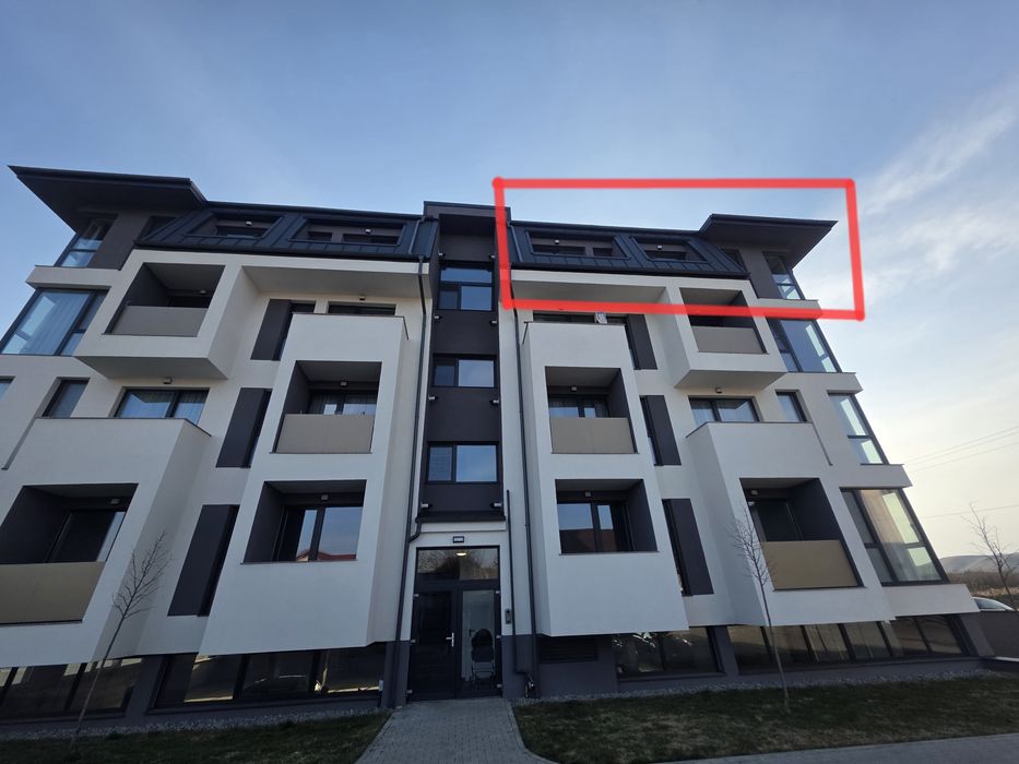 Vând apartament mobilat 3 camere