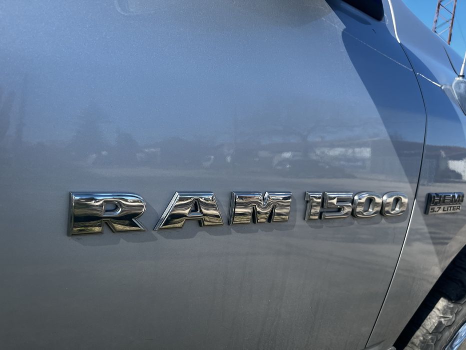 DODGE RAM 1500 HEMI 5.7 liter