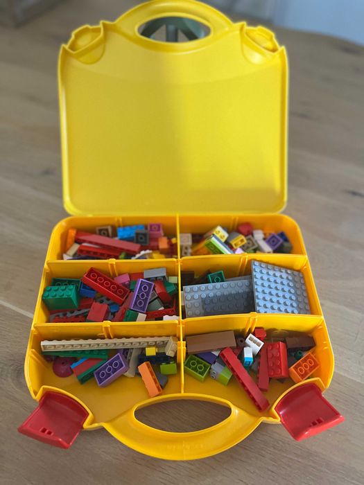 LEGO® Classic - Valiza creativa 10713 - dublu nr de piese si componente speciale!
