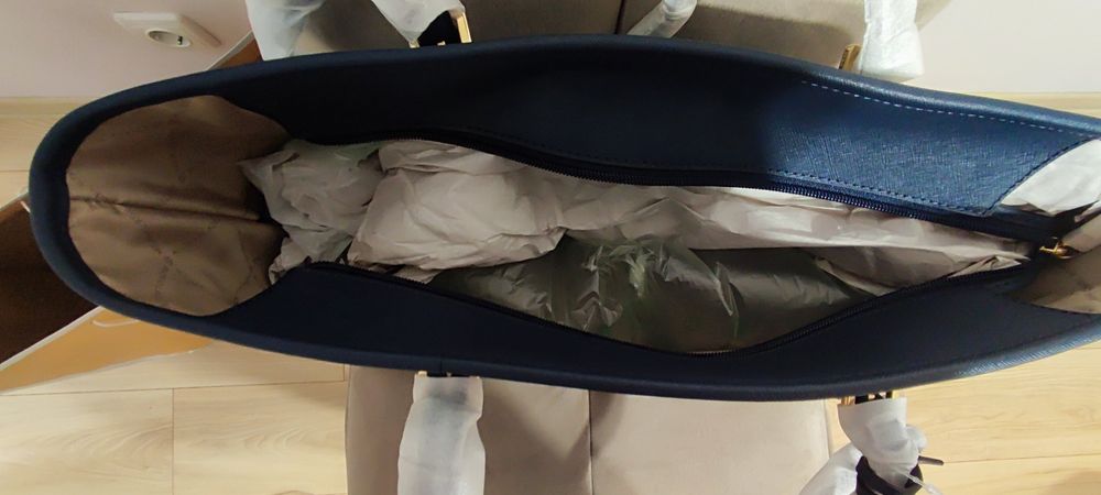 Продавам Оригинална чанта Michael Kors