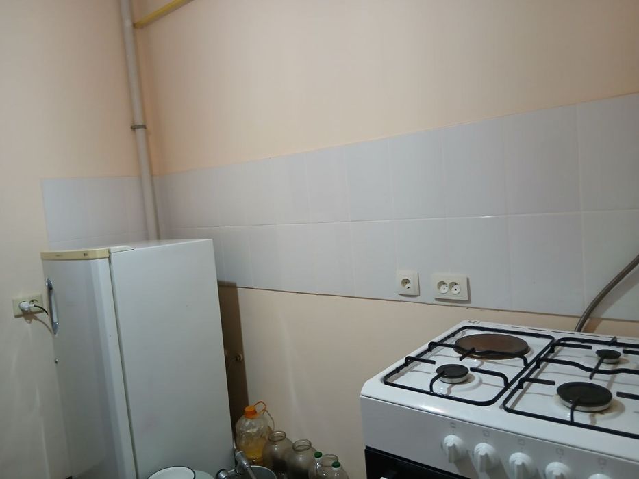 Биринчи каватда жойлашган Икки хонали квартира сотилади.