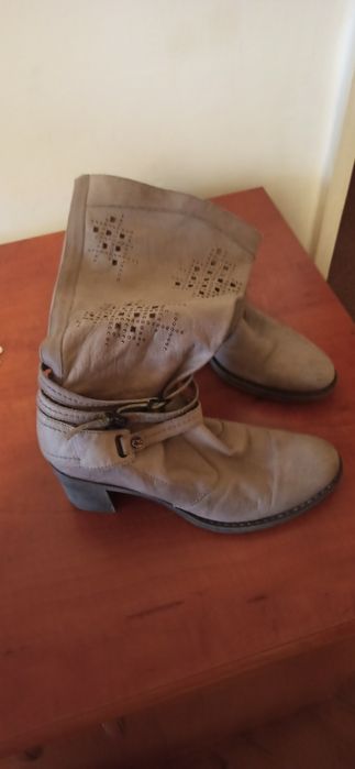 Oferta Cizme lungi piele naturala 37 Nero Giardini