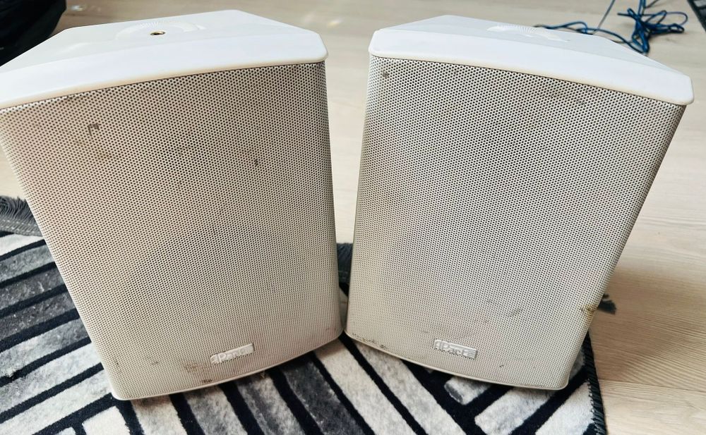 Vand boxe monitoare studio APart SDQ5P funtioneaza perfect aduse din d