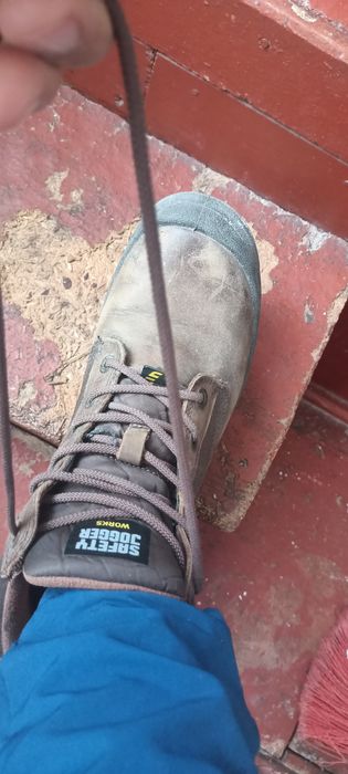 Spes ayaq kiyim satladi