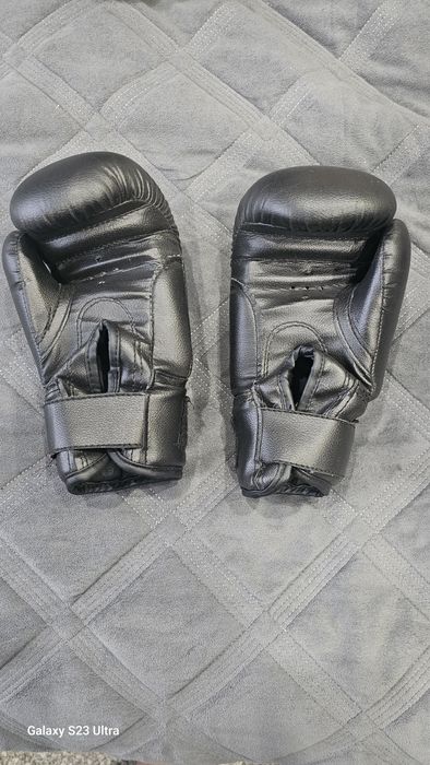 Продам шлем, перчатки