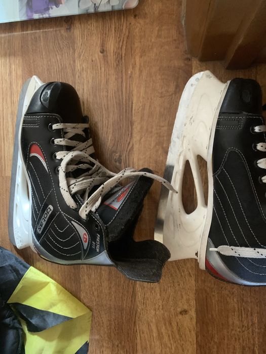 Продаются бу коньки