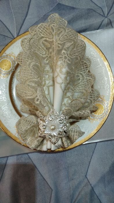 Кольца для сервировки стола.