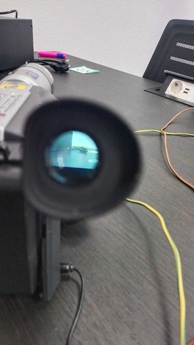 Видеокамера compact VHS